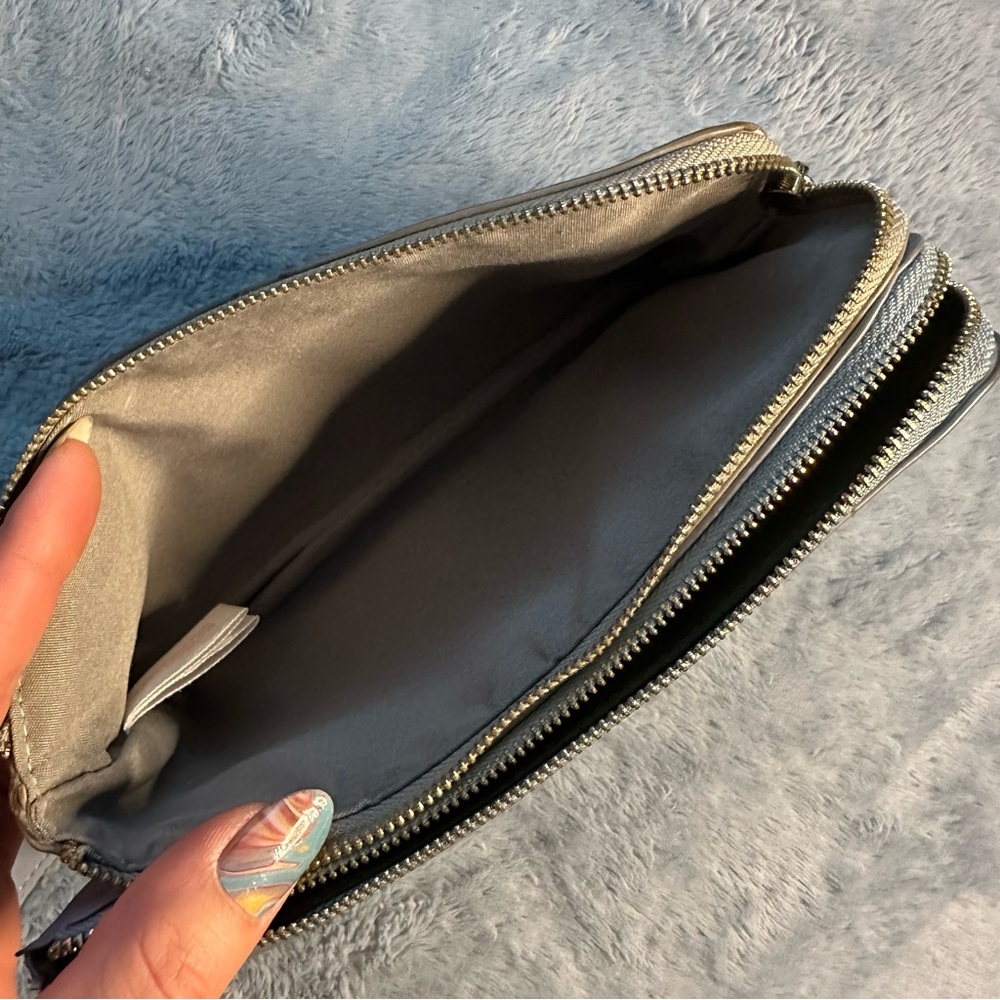 Two-Tone Wallet - Picture 6 of 9